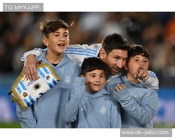 伊布调侃梅西小儿子西罗称其为迷你版梅西引发热议