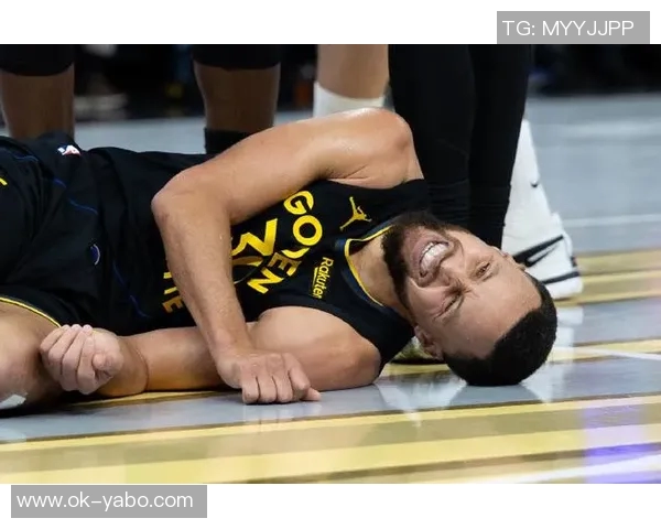 科尔透露库里伤情最新进展体能训练团队将参与讨论并密切关注恢复情况